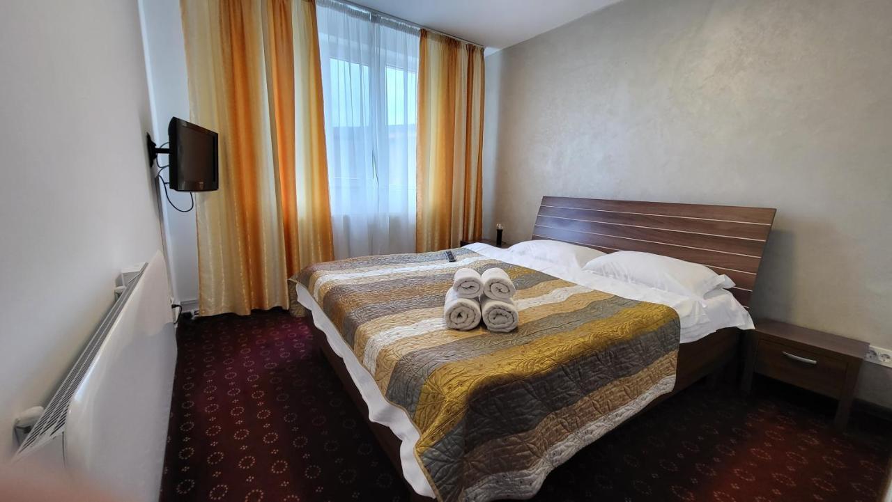 Boutique Global Aparthotel Brasov Luaran gambar