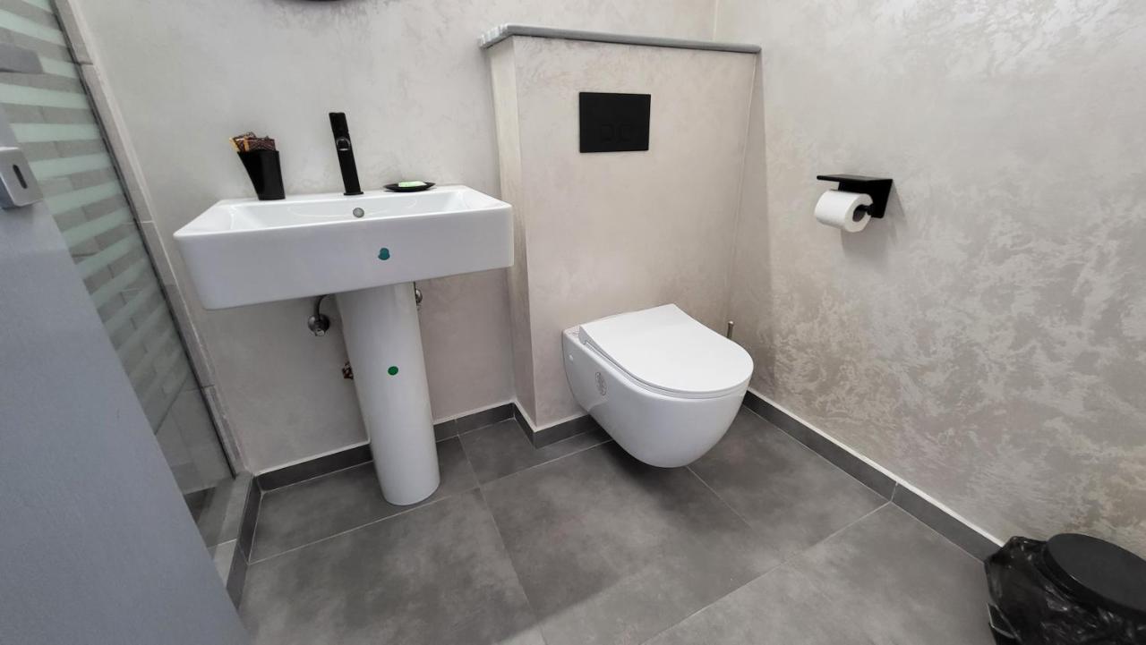 Boutique Global Aparthotel Brasov Luaran gambar