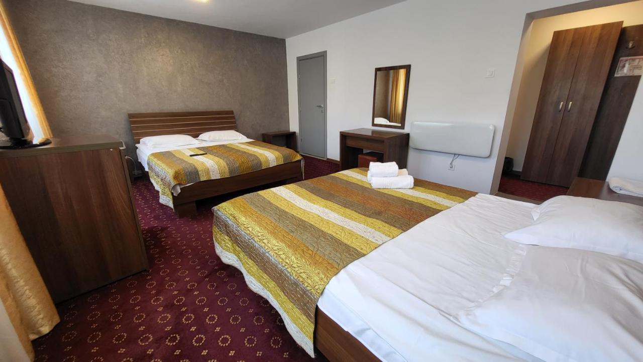 Boutique Global Aparthotel Brasov Luaran gambar