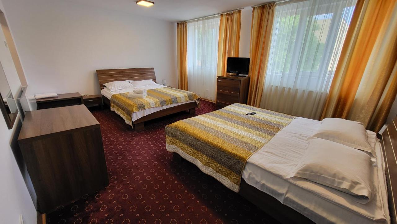 Boutique Global Aparthotel Brasov Luaran gambar