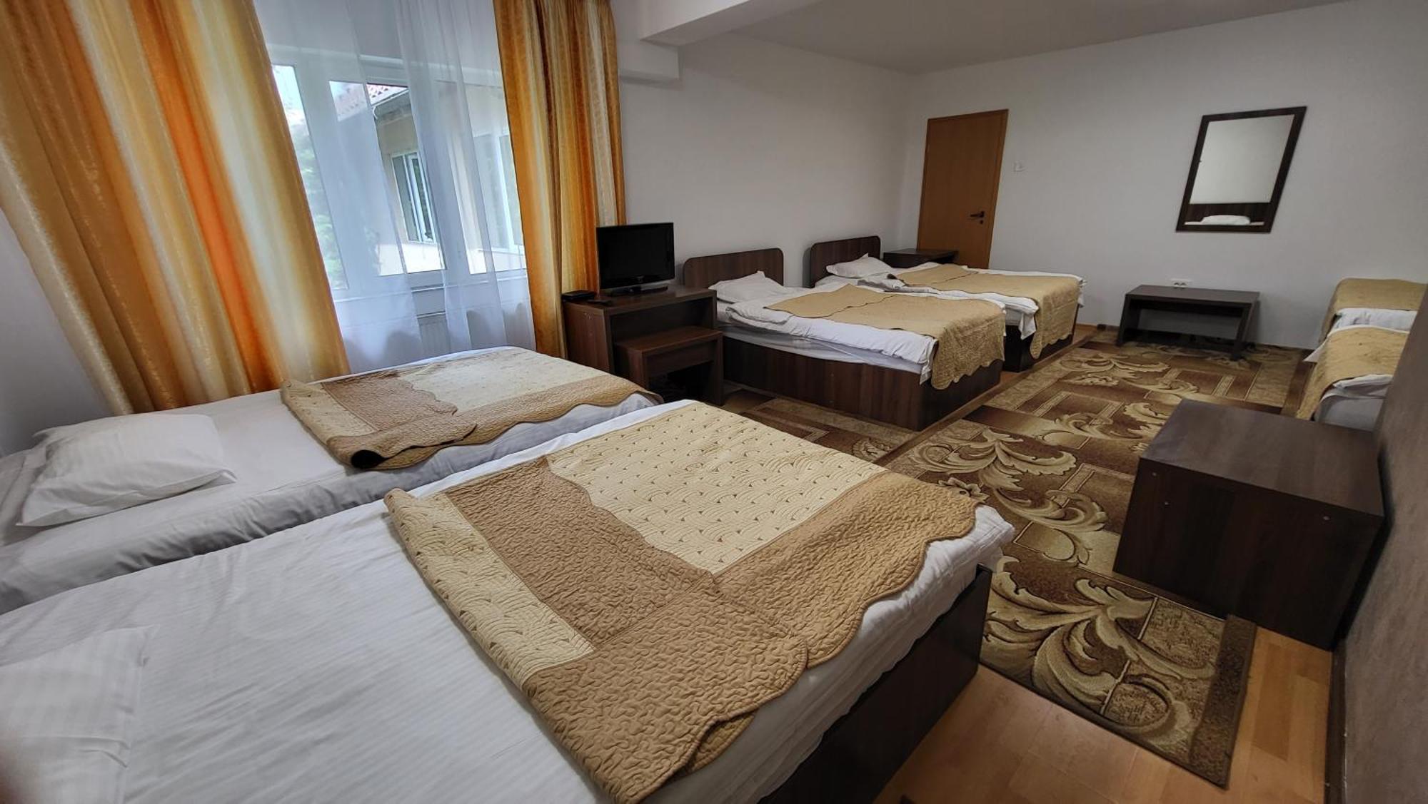 Boutique Global Aparthotel Brasov Luaran gambar