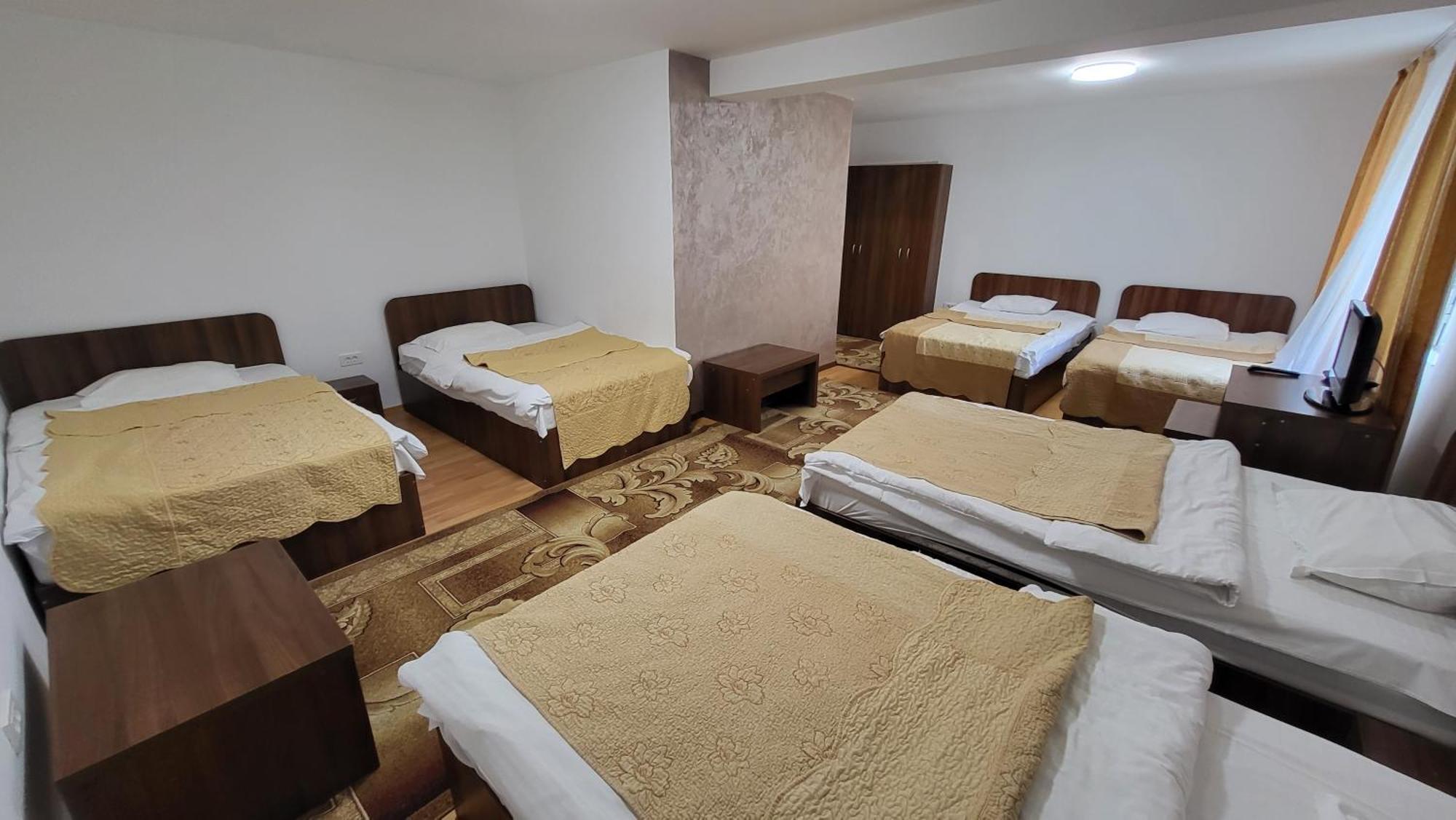 Boutique Global Aparthotel Brasov Luaran gambar