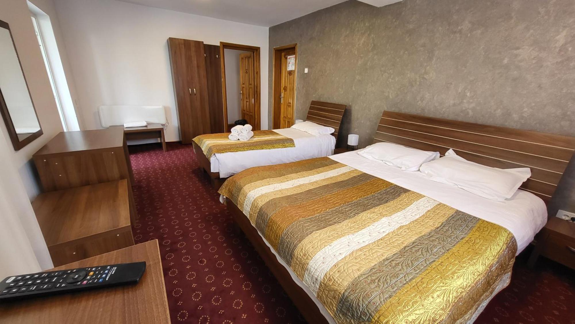 Boutique Global Aparthotel Brasov Luaran gambar