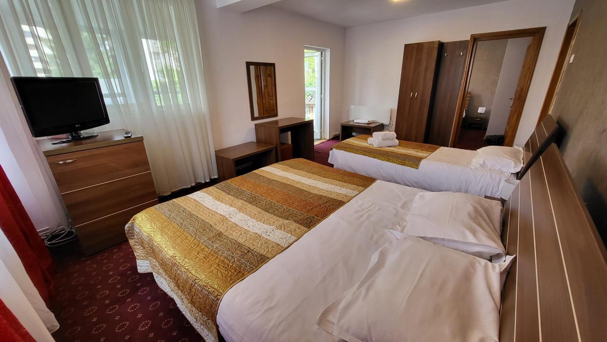 Boutique Global Aparthotel Brasov Luaran gambar